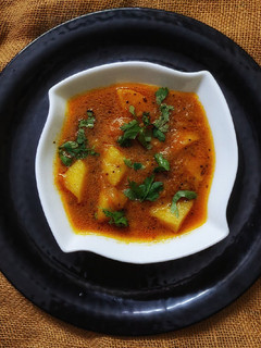 आलू प्याज़ टमाटर की सब्जी (aloo pyaz tamatar ki sabzi recipe in Hindi) रेसिपी मुख्य फोटो