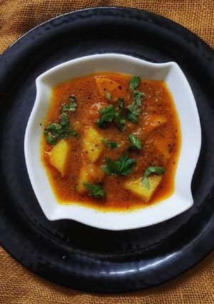 आलू प्याज़ टमाटर की सब्जी (aloo pyaz tamatar ki sabzi recipe in Hindi) रेसिपी मुख्य फोटो