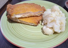Cordon bleu di lonza di maiale con cavolfiore