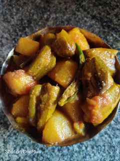 পটল আলুর তরকারি (Potol aloor tarkari recipe in Bengali) রেসিপির প্রধান ছবি