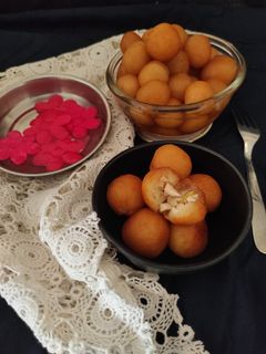 ડ્રાયફ્રુટ સ્ટફિંગ ગુલાબ જામુન (Dryfruit stuffed Gulab Jamun Recipe In Gujarati) રેસીપી મુખ્ય ફોટો