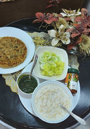A picture of Potato and fenugreek leaves paratha.