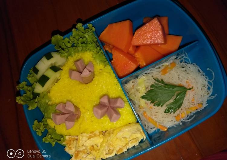 Nasi kuning ceria
