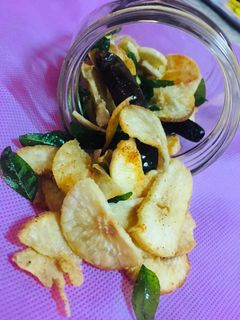 કેળાની વેફર (Banana Wafer Recipe In Gujarati) રેસીપી મુખ્ય ફોટો