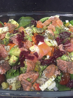 Una foto de La ensalada perfecta: rica, completa y saludable (25 ingredientes)