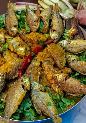 মুলো দিয়ে পুটি মাছের চচ্চড়ি(mulo puti chorchori recipe in Bengali) রেসিপির প্রধান ছবি