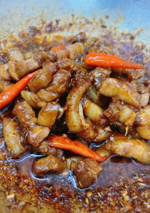 Hình của món Thịt xào mắm ruốc.