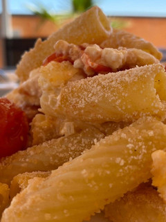 Una foto de Macarrones con Cherrys y Queso Feta