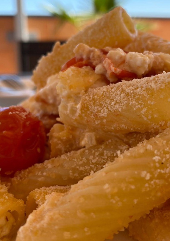 Una foto de Macarrones con Cherrys y Queso Feta