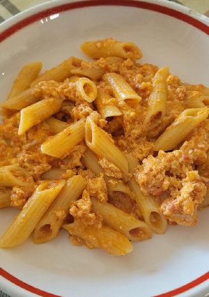 Una foto de Macarrones sin gluten con sobrasada