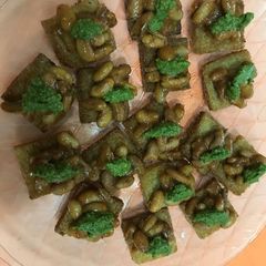 A picture of Kidney beans crostini.