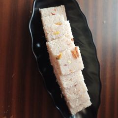 A picture of Coconut dry fruits burfi.