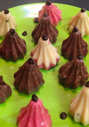મોદક(modak Recipe in Gujarati) રેસીપી મુખ્ય ફોટો