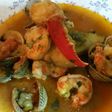 Caldereta de bogavante, bacalao y berberechos
