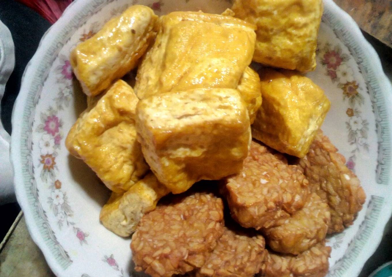 Tahu Susu dan Tempe Goreng