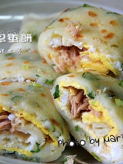 自製蔥香蛋餅皮 + 蔥香鮪魚蛋餅 的食譜成品照片
