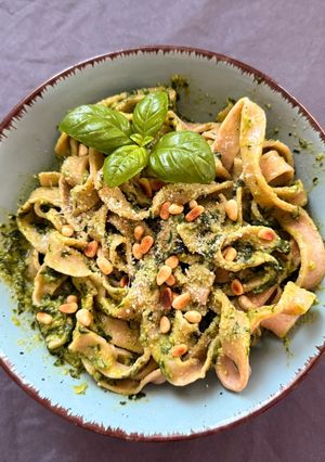 Teljes kiőrlésű Pesztós tagliatelle recept fotója