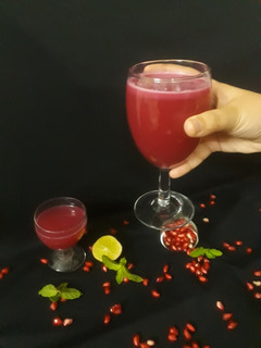 अनार का जूस (anar ka juice recipe in Hindi) रेसिपी मुख्य फोटो