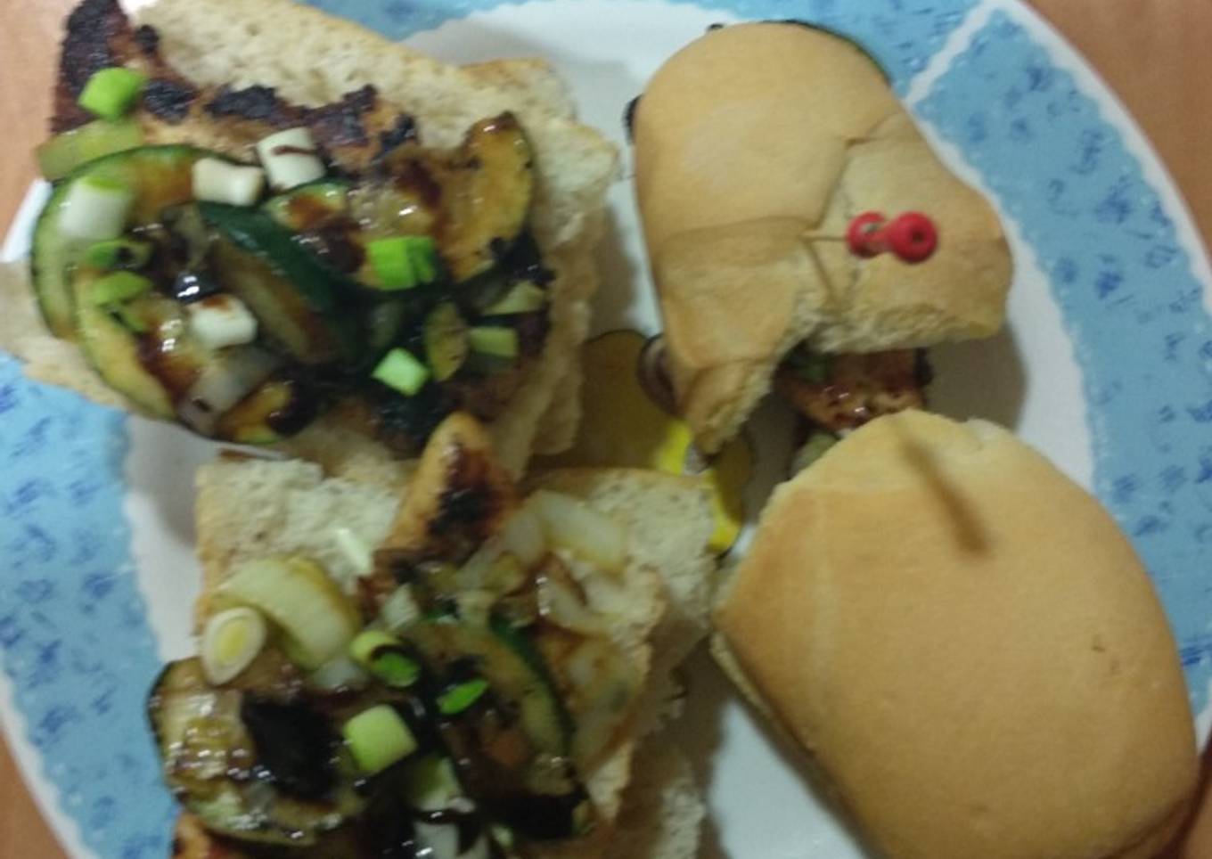 Bocadillos de pollo con verduras