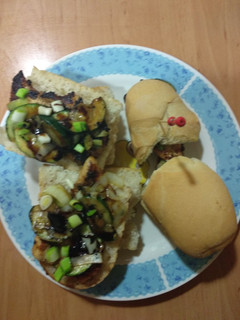 Una foto de Bocadillos de pollo con verduras