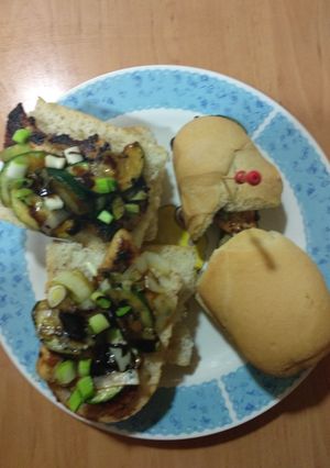Una foto de Bocadillos de pollo con verduras