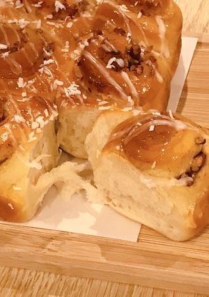 A picture of Coconut pecan cinnamon rolls.
