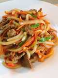 Udon xào thịt bò