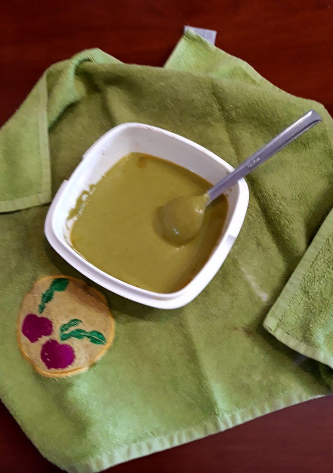 Una foto de Salsa tahini con dos cereales y verduras