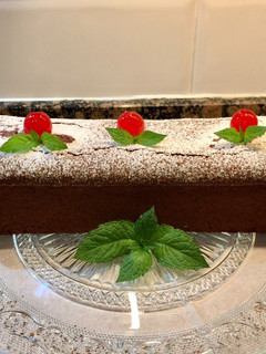 Una foto de Plum cake con harina de almendras y chocolate