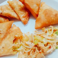 A picture of Spaghetti 🍝 samosa.