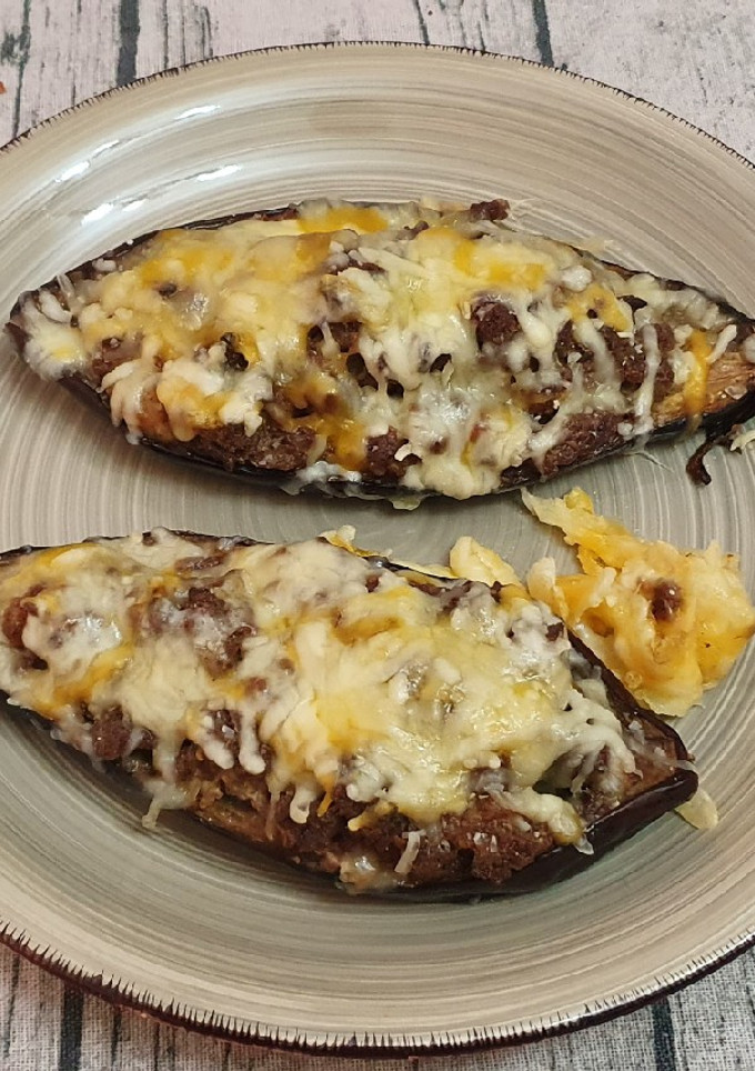 Una foto de Berenjenas rellenas de carne picada y bechamel
