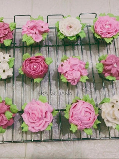 Foto resep Cup cake red velvet hiasan bunga