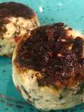 Guarnición de queso asado con espinacas