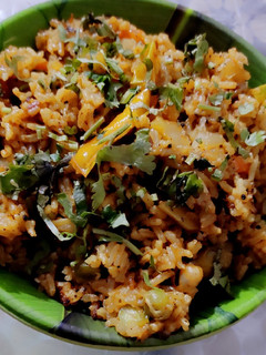 ઇન્સ્ટન્ટ વેજ મસાલા પુલાવ (Instant Veg Masala Pulav Recipe In Gujarati) રેસીપી મુખ્ય ફોટો