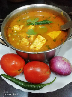 A picture of Matar Paneer dhaba style.