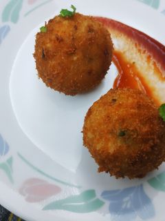 A picture of Cheese corn balls.