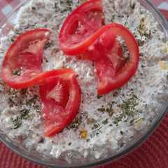 O poză a rețetei Salata de ciuperci cu ton,porumb și ceapa verde.