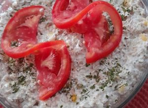 O poză a rețetei Salata de ciuperci cu ton,porumb și ceapa verde.