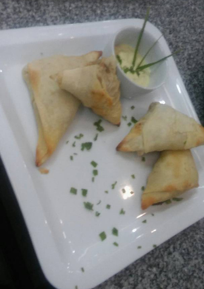 Una foto de Masa philo con relleno de pollo
