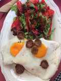 Open sandwich με αυγά μάτια