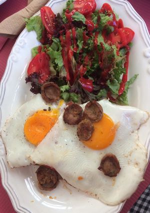Φωτογραφία της συνταγής Open sandwich με αυγά μάτια