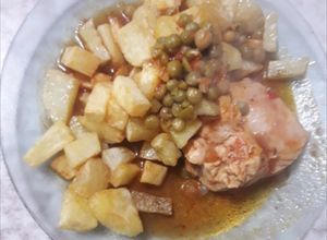 Una foto de Pollito en salsa