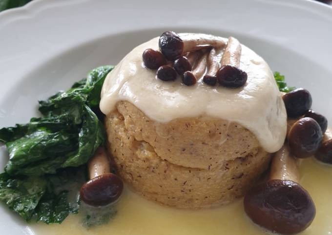 Come a Fai Premiato Tortino di polenta con fonduta, chiodini e cime di rapa 🍃