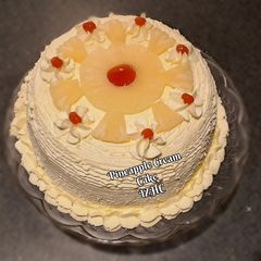 🍰🎂Pineapple Cream Cake🎂🍰 A picture of 🍰🎂Pineapple Cream Cake🎂🍰.