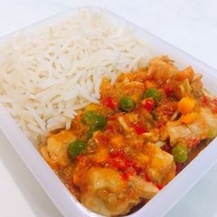 Chicken veg sauce A picture of Chicken veg sauce.