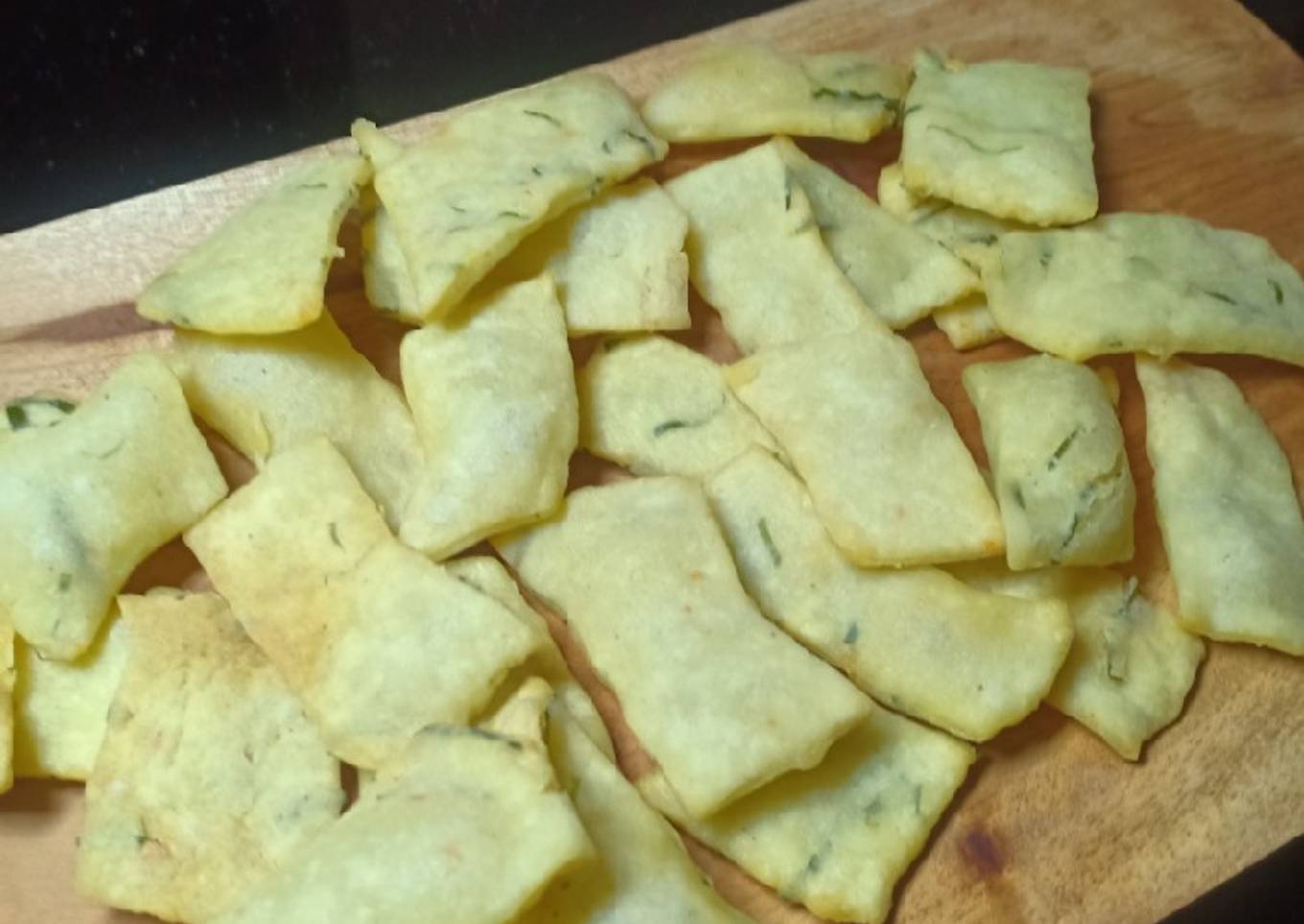Kripik Bawang Pedas*