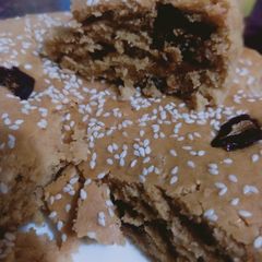 A picture of Aata jaggery cake.