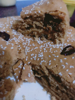 A picture of Aata jaggery cake.