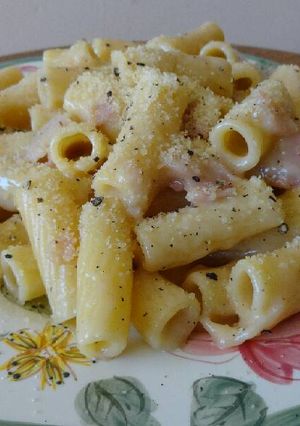 Una foto de Pasta carbonara