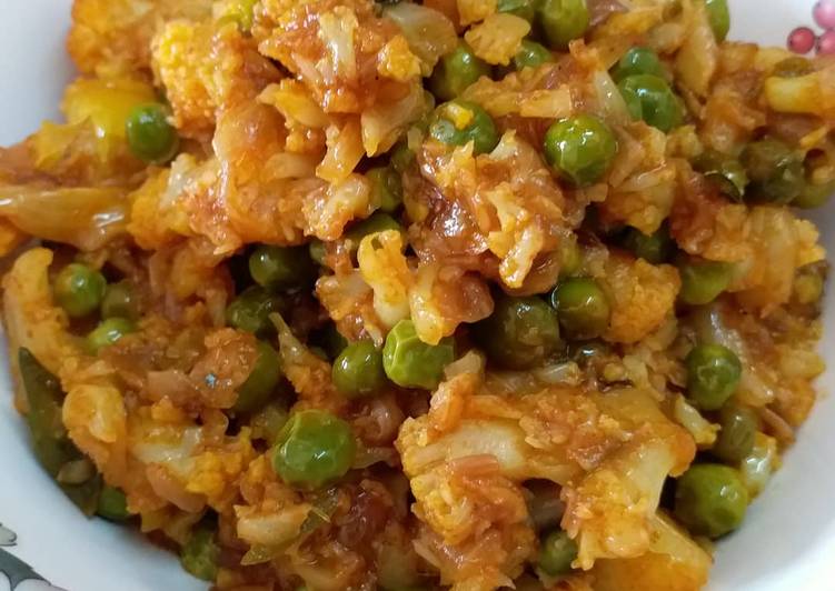 Recipe of Yummy Green Peas and Cauliflower Sabzi